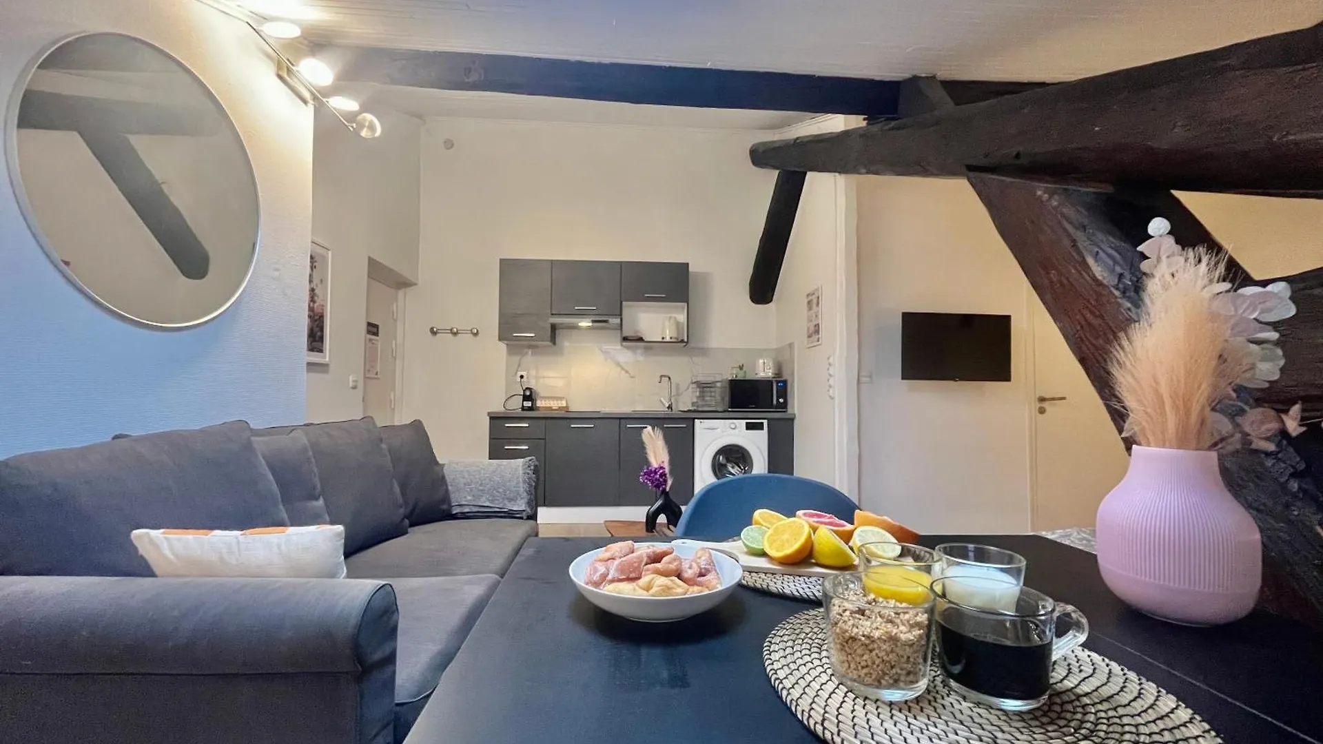 Apartment Suite Polka Lyon France