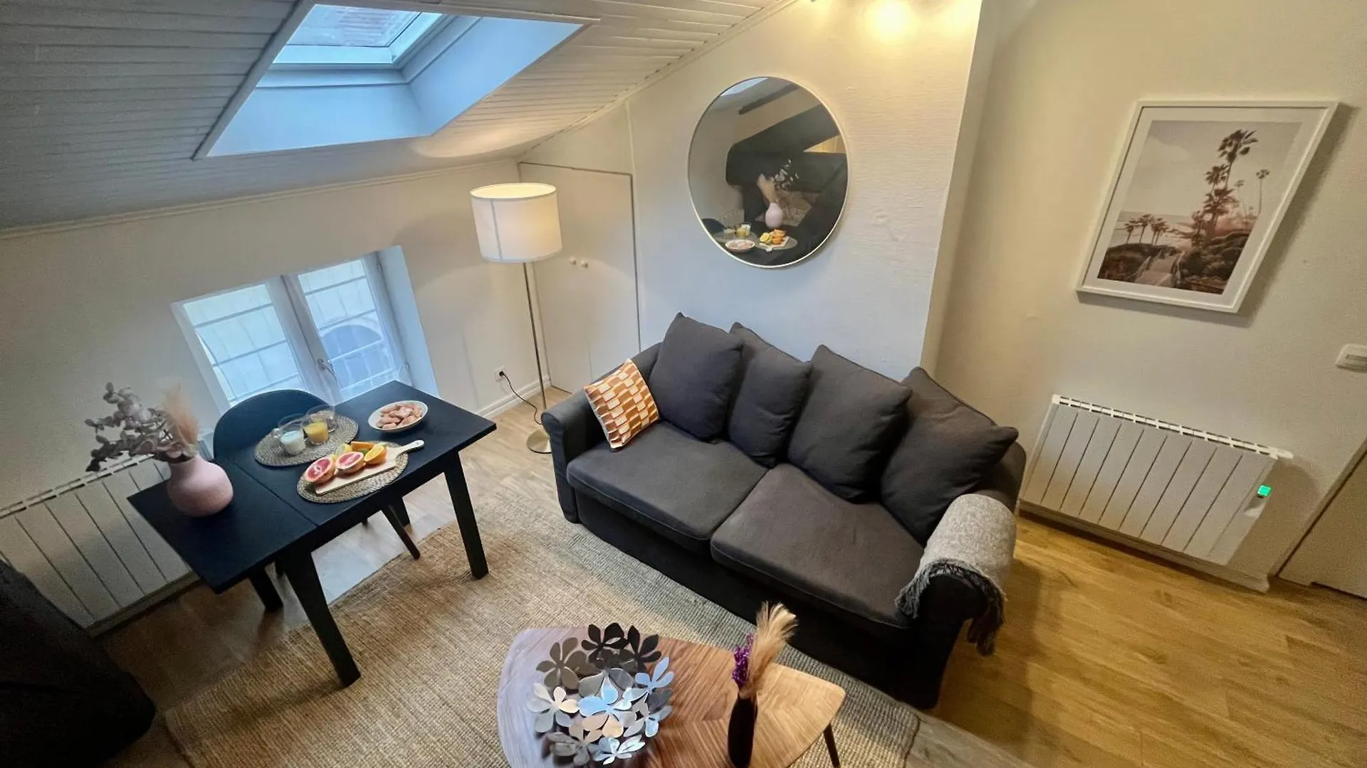 Suite Polka Lyon 0*,